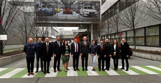 TC. Berlin Büyükelçisi’nden BMW’ye ziyaret