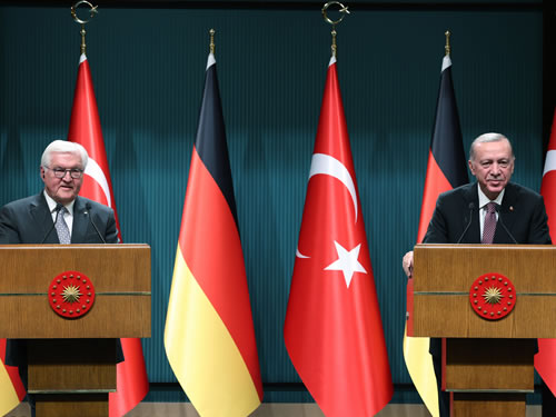 Almanya ile ticaret hacmi 60 milyar dolar seviyesine ulaştırma hedefleniyor!..