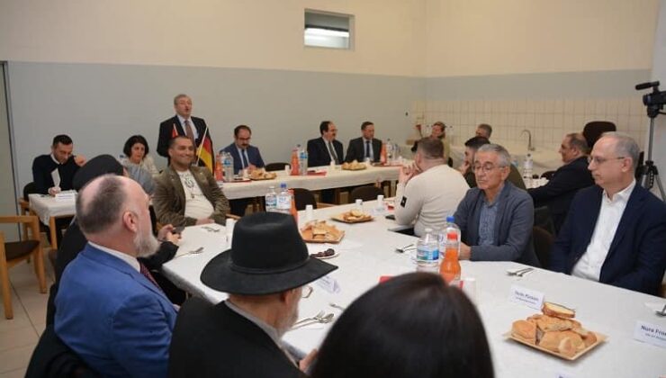 Frankfurt Camiler Birliği İftarı’nda Barış İçin Önemli Mesajlar Verildi