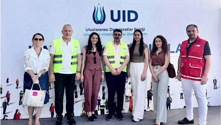 UID Kapıkule’de “Aile” Temasıyla Avrupalı Türkleri Karşılıyor