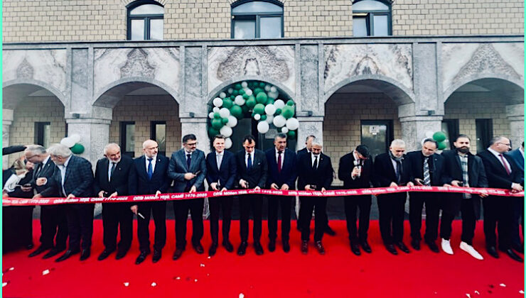 Voerde Möllen DİTİB Yeşil Camii İbadete Açıldı