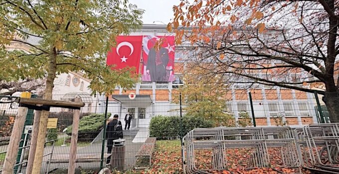 Frankfurt Başkonsolosluğu’nda Duygusal Tören