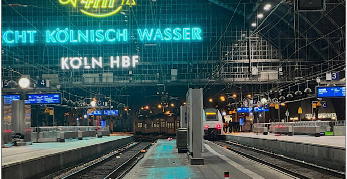 Köln Ana Tren Garı 10 Gün Kapalı!..