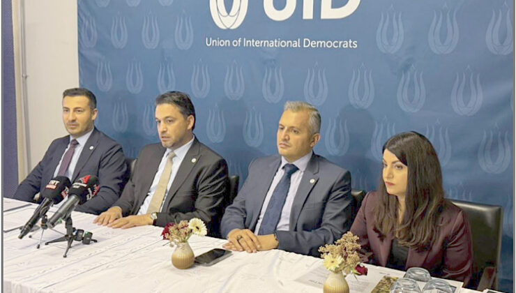 UID Köln’de Uluslararası Toplum Akademisi’ni tanıttı