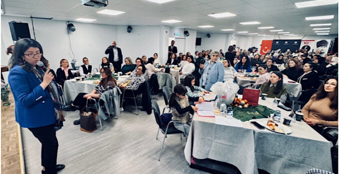 Frankfurt’taki Geleneksel Kadınlar Kolu Çayı’na Yoğun Katılım!..