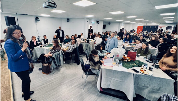 Frankfurt’taki Geleneksel Kadınlar Kolu Çayı’na Yoğun Katılım!..