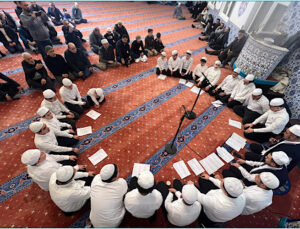 Regaib Kandili Köln’de İhya Edildi!..