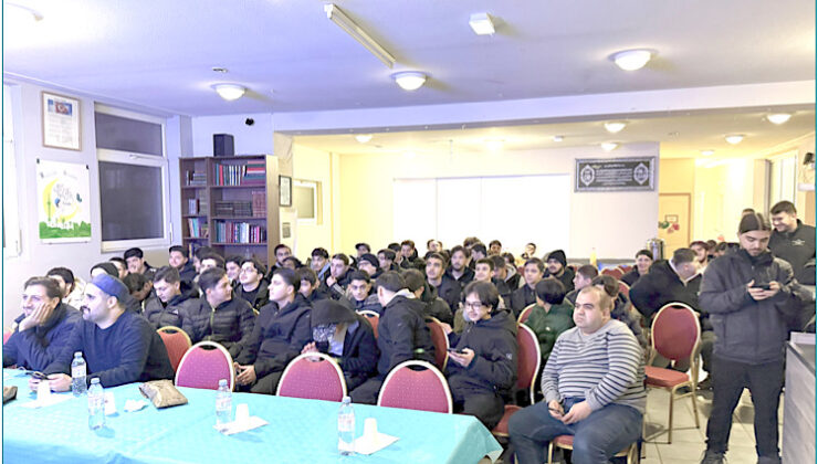 Gençler “Gençlik Buluşması”nda Manevi Atmosferde Bir Araya Geldi