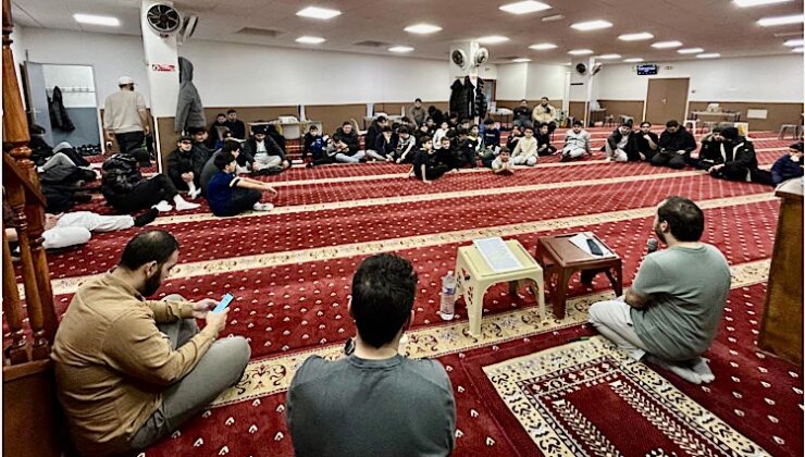 Fransa’da Gençler ‘Hayırlı Gece’ Programlarında Buluştu