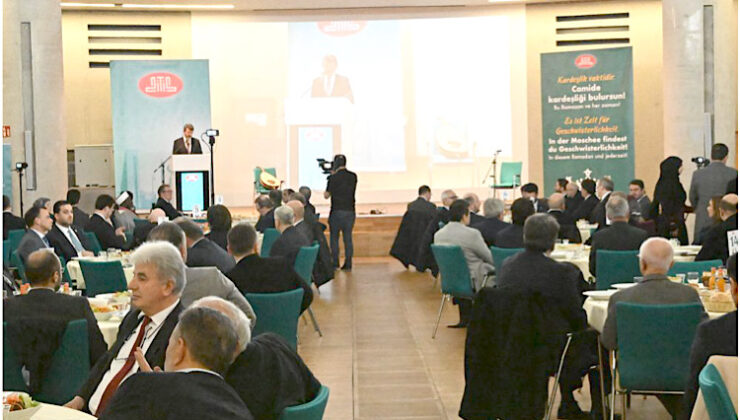 DİTİB’in geniş katılımlı iftar sofrası her kesimden insanı bir araya getirdi