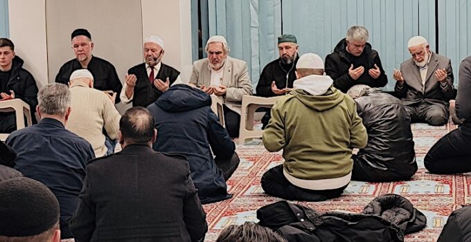 Offenbach’ta Hüzünlü Anma: Merhum Nezaket Salbaş Dualarla Yâd Edildi