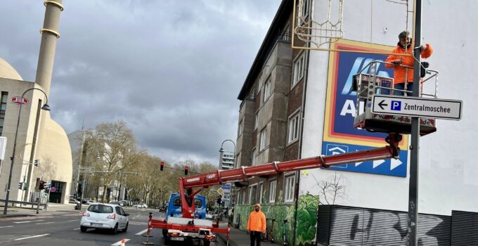 Köln Ramazan Işıklandırmaları indirildi!..