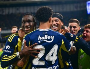 Fenerbahçe üç puanı uzatmalarda kazandı