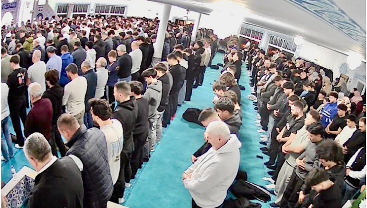 Kadir Gecesi’nde Peygamber Sevgisi Mimar Sinan Camii’ni doldurdu