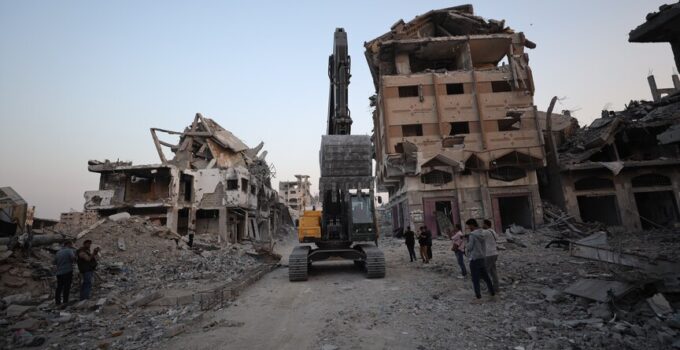 Gazze’deki soykırımla kaybolan 11 bin 200 kişiyi bulmak için kurulan ekip çalışmalara başladı