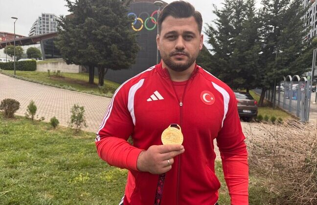 Rekortmen milli güreşçi Rıza Kayaalp: Bu rekoru ülkeme kazandırmak en büyük hayalimdi, başardım