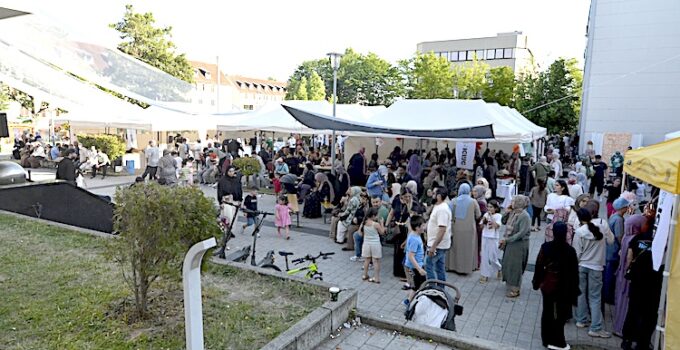 Offenbach Mevlana Camii’nin Dört Günlük ‘Aileler Günü’ Şöleni Dua ile Tamamlandı