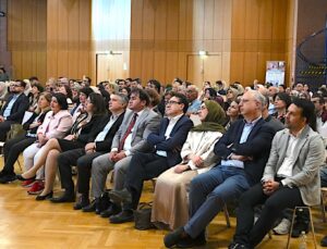 Göçün 65. Yılı: “Bir Bavula Sığan Umutlardan Bir Topluma Dönüşen Yolculuk”