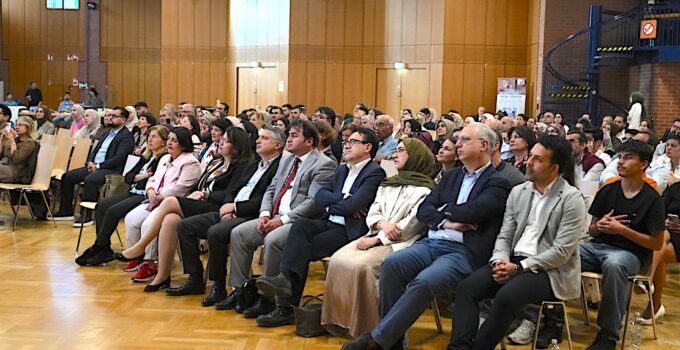 Göçün 65. Yılı: “Bir Bavula Sığan Umutlardan Bir Topluma Dönüşen Yolculuk”