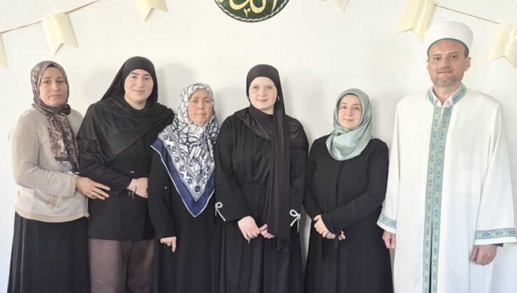 Müslümanlığı Seçenlerin Sayısı Artıyor: Alman Genç Kadın Herborn’da İslam’la Şereflendi
