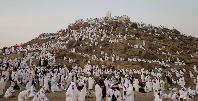 Hacı adaylarının Arafat yolculuğu başladı