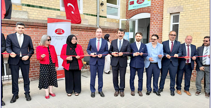 Chemnitz DİTİB Fatih Camii dualarla İbadete açıldı