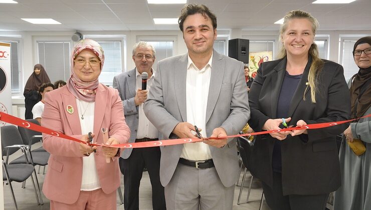Frankfurt Türk Kültür Merkezi’nde Muhteşem Çini Sanatı ve Ney Dinletisi