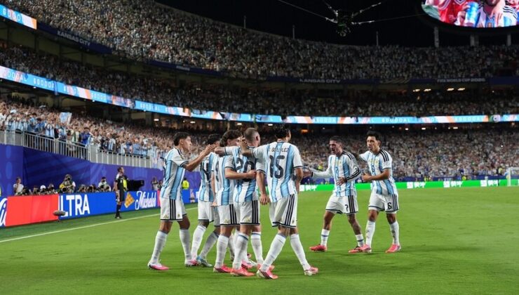 Arjantin, Cezayir’i 3-0 mağlup etti