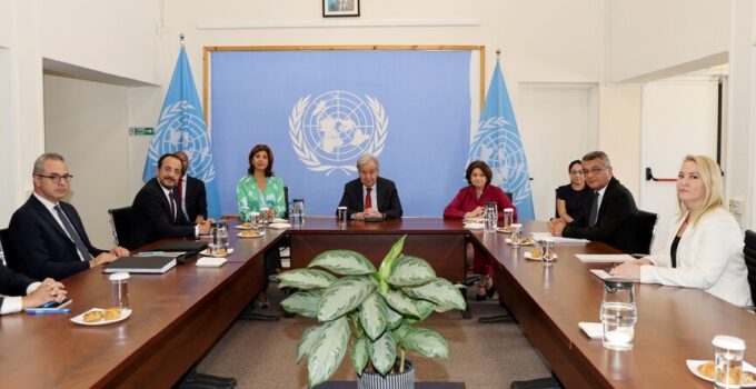 Kıbrıs’ta BM Genel Sekreteri Guterres öncülüğünde ara bölgedeki üçlü görüşme yapıldı