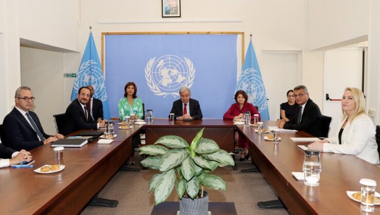 Kıbrıs’ta BM Genel Sekreteri Guterres öncülüğünde ara bölgedeki üçlü görüşme yapıldı