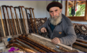 Yıldırımören’in 93 yaşındaki zanaat ustası Mehmet Özen baston üretmeye devam ediyor