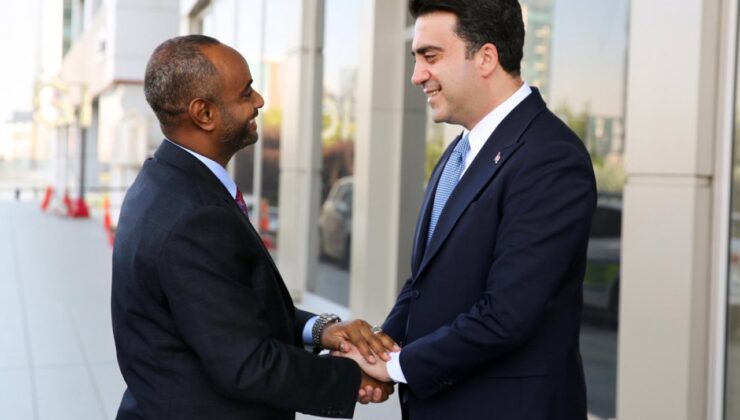 Türkiye Mezunu Bakan Nur, Somali Meclis Başkanı Seçildi