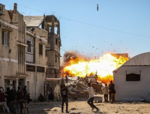 İsrail’in Gazze’de sivilleri toplu halde bombalayan gizli bir sistem kullandığı belirtildi