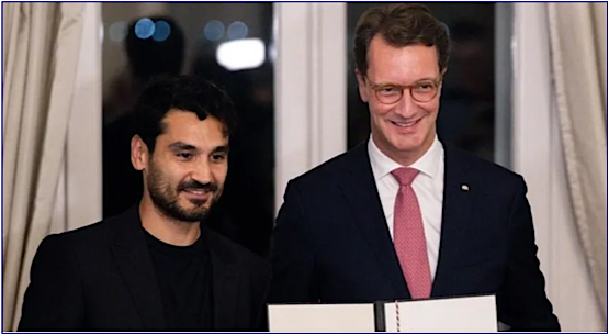 Galatasaraylı futbolcu İlkay Gündoğan’a büyük onur